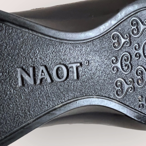 NAOT Brown Leather Mary Jane Shoe  Comfort Flat Sz EU 39/ US Size 8-8.5 - Picture 6 of 12